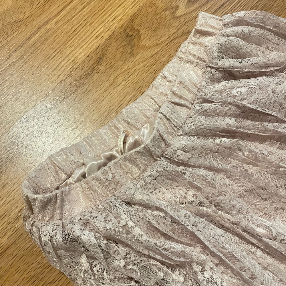 Earth(basic &ecology)(Made in Japan)Lace Pleated long Skirt in Blush - Picture 4 of 4